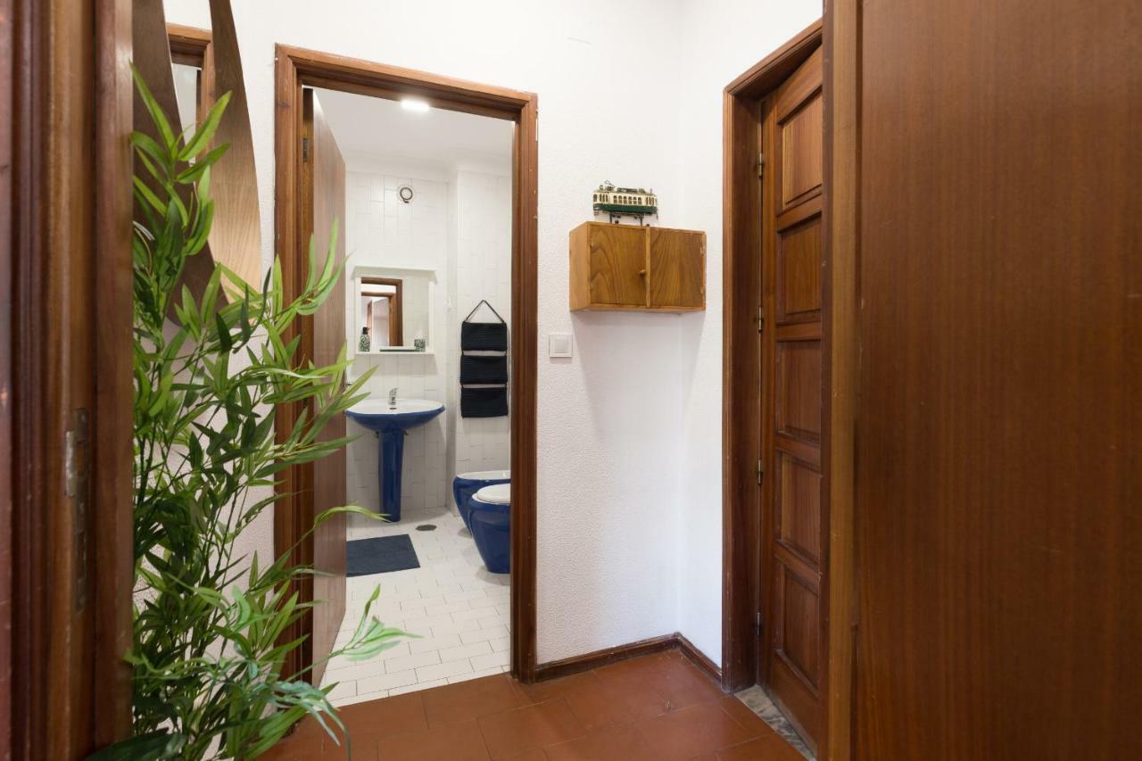 2 Comfy Bright Flats With Netflix Appartamento OOporto Esterno foto