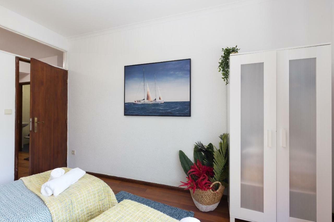 2 Comfy Bright Flats With Netflix Appartamento OOporto Esterno foto