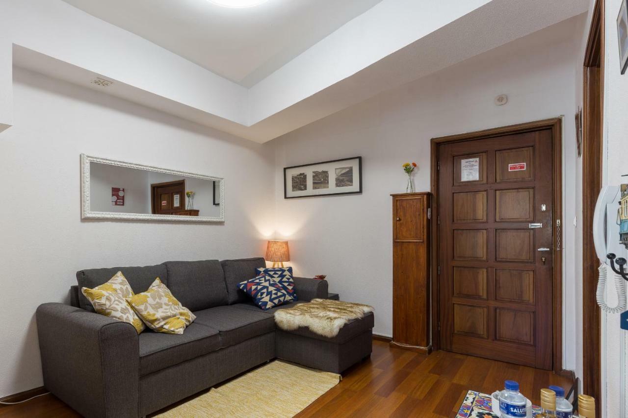2 Comfy Bright Flats With Netflix Appartamento OOporto Esterno foto