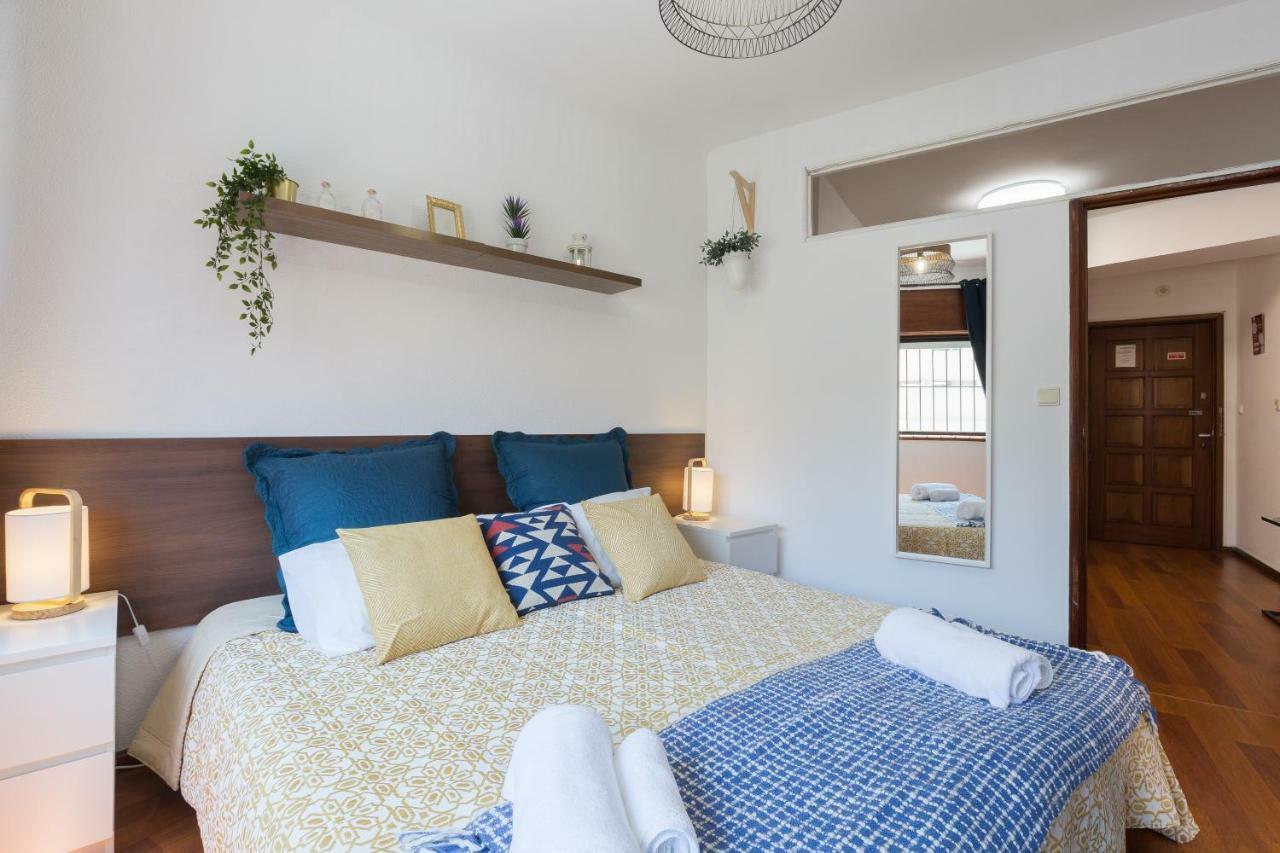 2 Comfy Bright Flats With Netflix Appartamento OOporto Esterno foto